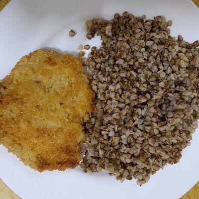 Отбивная с гречкой и кетчупом в Оджахури по цене 370 ₽
