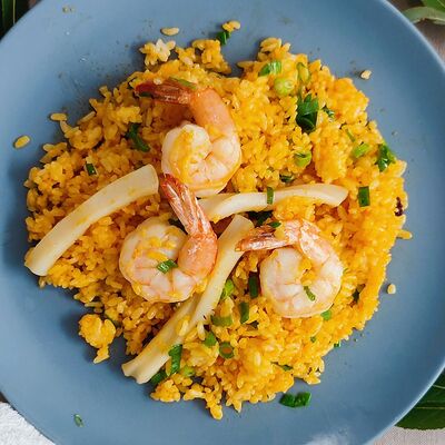 Жаренный рис по-тайски с говядиной в Кафе тайской еды по цене 550 ₽