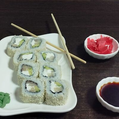 Ролл с масляной рыбойв Ноев Ковчег по цене 490 ₽