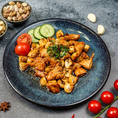 Курица с грибами в КАФЕ ВЕСНА по цене 745 ₽