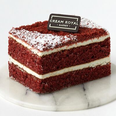 Пирожное Красный бархат в Cream Royal Bakery по цене 375 ₽