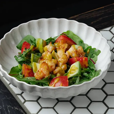 Салат с креветками и манговой заправкой в Waterzooi по цене 950 ₽