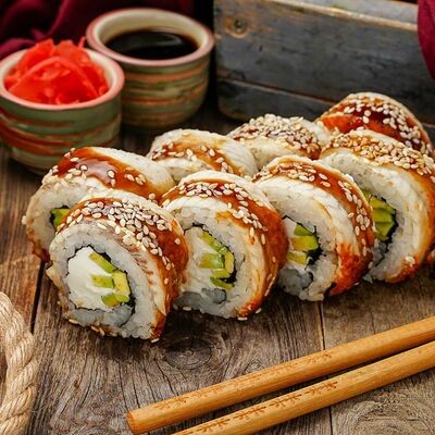 Ролл Канада в Море лосося по цене 1450 ₽