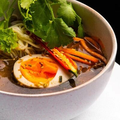 Рамен с Говядиной в Алхимиус по цене 885 ₽