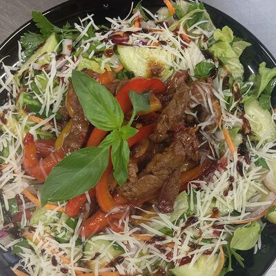 Горячий Мексиканский салат в Мангал House по цене 780 ₽