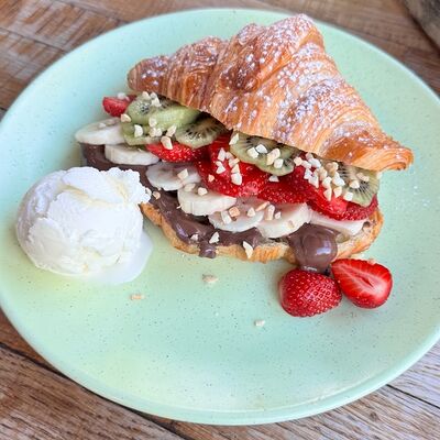 Фруктовое ассорти с шоколадным кремом в BUENO cafe по цене 810 ₽