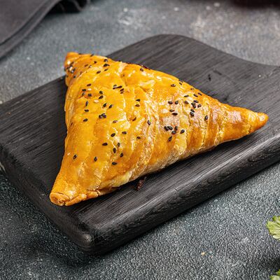 Самса с говядиной в Пекарня у дяди Миши по цене 275 ₽