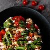 Салат с хрустящими баклажанами в Вкусный по цене 489