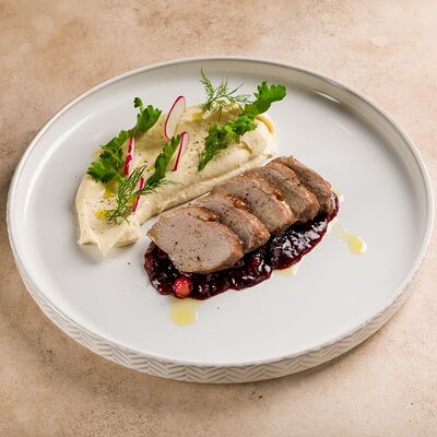Стейк утиной грудки с пюре из сельдерея в RestikVam по цене 880 ₽