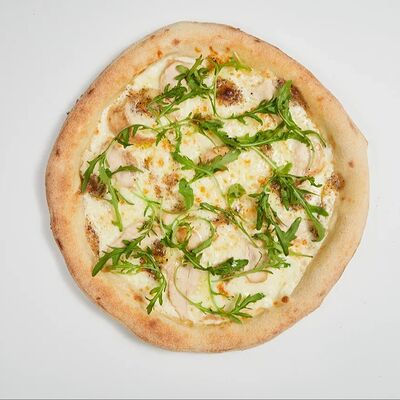 Пицца с куриным филе и трюфельным соусом в Дядюшка Joe по цене 1060 ₽