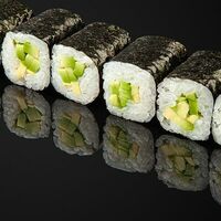 Маки авокадо в Sushi Vuitton