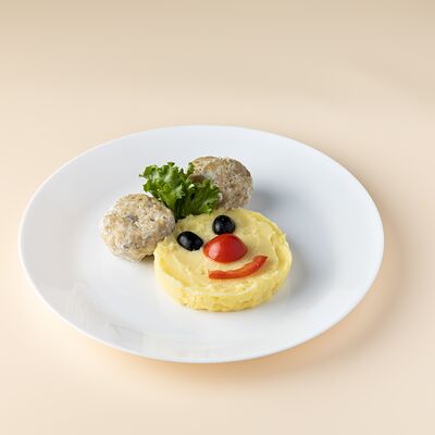 Куриные котлетки с картофельным пюре в Шарики по цене 290 ₽