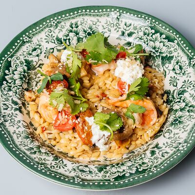 Паста орзо с креветкой и печеными овощами в соусе Але Олео в Мясник travel по цене 590 ₽