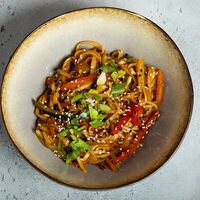 Удон с овощами Чили в Люди в Баре