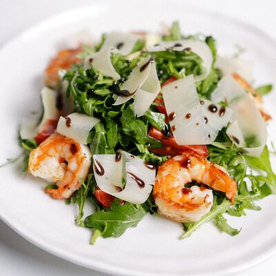 Салат с рукколой и креветками в The Times Home по цене 1750 ₽
