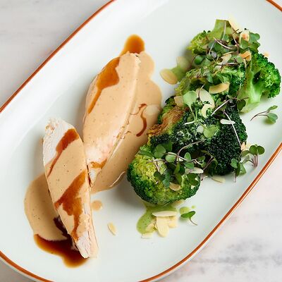 Куриное филе с брокколи в Лицей по цене 990 ₽