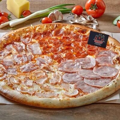 4 сезона в PIZZA Zilla американская и римская по цене 1200 ₽