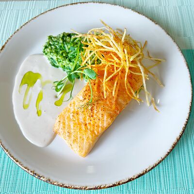 Стейк из лосося со сливочным соусом в Полианто по цене 1200