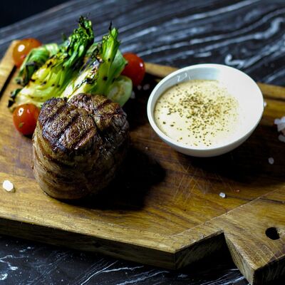 Стейк Тендерлойн в Luna по цене 2500 ₽