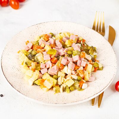 Оливье салат в У Палыча. С пылу, с жару! по цене 298 ₽