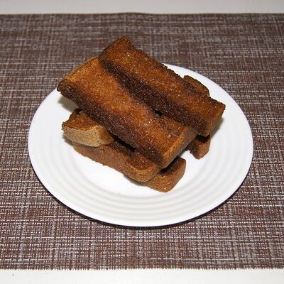 Гренки из черного хлеба в Шашлыки & Пироги по цене 100 ₽