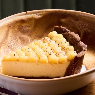 Творожный чизкейк с лимонным курдом в NANA Pirveli по цене 565 ₽