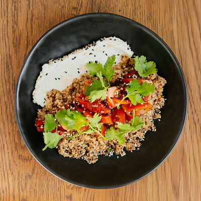 Салат Киноа в SUBZERO по цене 890 ₽