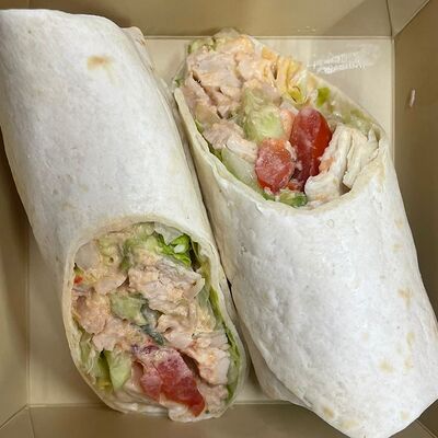 Ролл с курицейв Дом 34 по цене 550 ₽