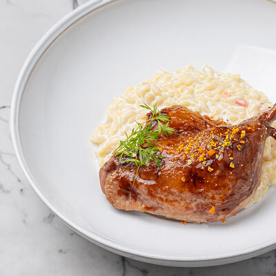 Утиная ножка конфи в Monica по цене 1130 ₽