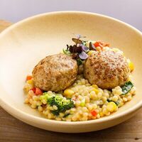 Котлеты из кролика с пастой птитим в Кафе Biscuit