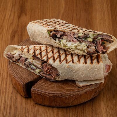 Шаверма с говядиной в лаваше в Шаверма шамс по цене 499 ₽