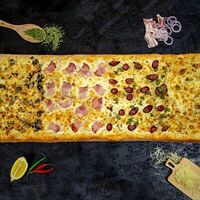 Четыре мяса метровая в EPIC PIZZA