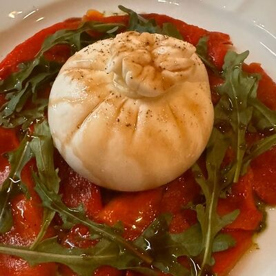 Буррата с помидорами в Мандарин по цене 895 ₽