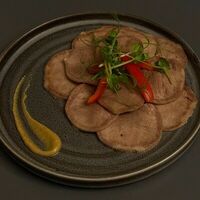 Язык говяжий с соусом в Алтаргана