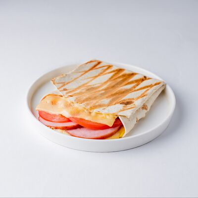 Сэндвич с ветчиной и сыром в Redbrick coffee по цене 270 ₽