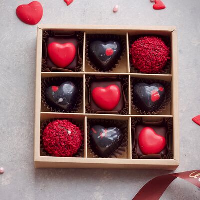 Ассорти из 9 конфет к 14 февраляв Chocoton по цене 1750 ₽