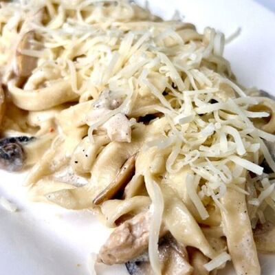 Паста с курицей и грибами в Баодзен по цене 450 ₽
