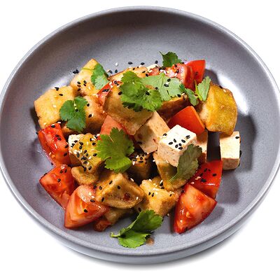 Салат с хрустящим баклажаном и тофу в Августин по цене 390 ₽