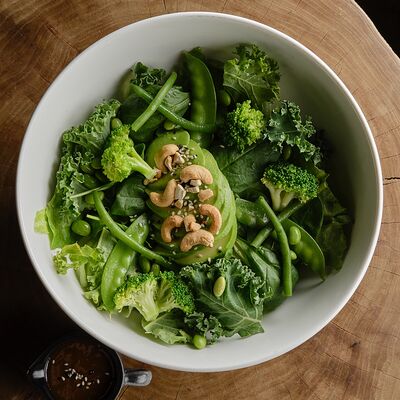 Большой зеленый салат в Green 28 по цене 690 ₽