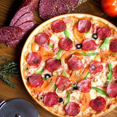 Пицца Мясной пир 30 см в Лесная поляна по цене 1050 ₽