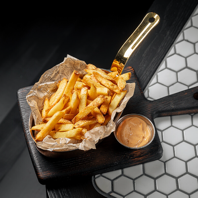 Картофель фри с трюфельным соусом в Waterzooi по цене 660 ₽