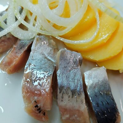 Сельдь с картошкой в Вкусно как дома по цене 399 ₽