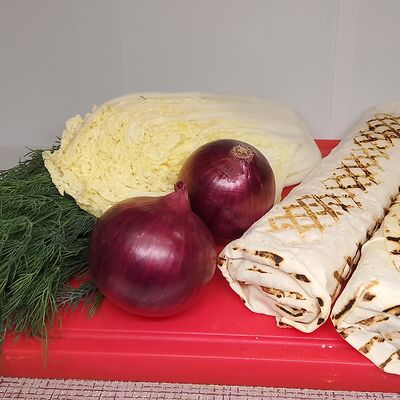 Свинина с соусом тейсти и красным луком (2 шт.) в Полметра шаурмы по цене 899 ₽