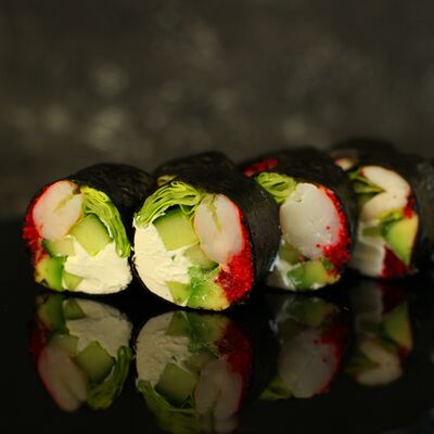 Кето-ролл с креветкой в Ем с Матрёшкой по цене 750 ₽