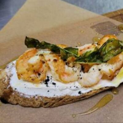 Брускетта с креветками в Перчини по цене 420 ₽