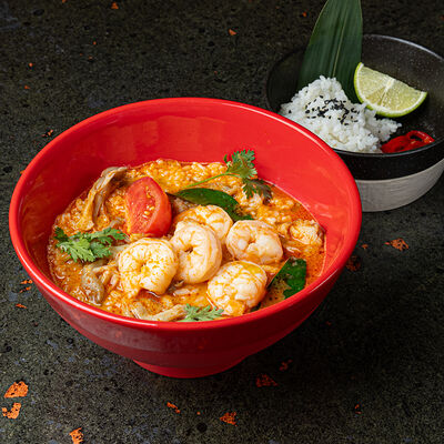 Том ям с креветками в Sumo Izakaya по цене 950 ₽