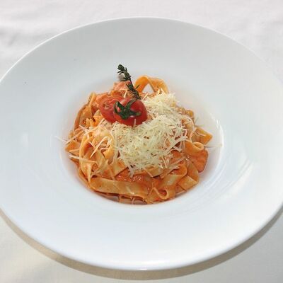 Паста с копченым лососем в Каравелла по цене 560 ₽