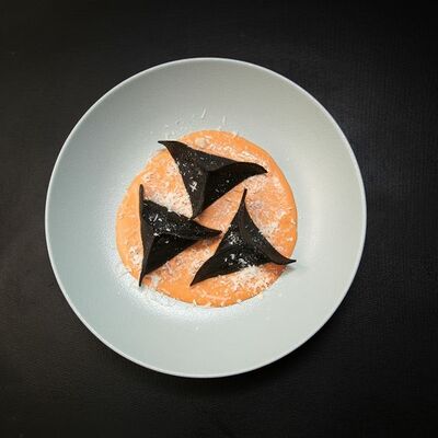 Равиоли Белые грибы в WRF Вокруг Света по цене 390 ₽