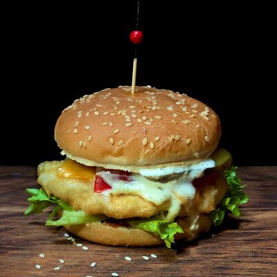 Бургер Чикен в Богатырь по цене 400 ₽