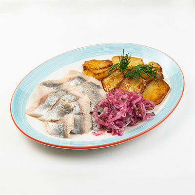 Каспийская Cельдь с печеным картофелем в На берегу по цене 550 ₽